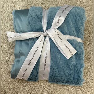 LITTLE GIRAFFE Luxe Baby Blanket | Blue